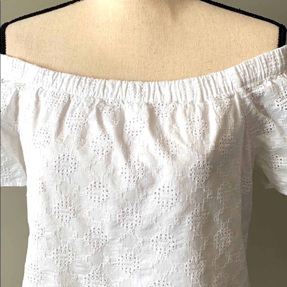 Eyelet Top - Picture 2 of 3